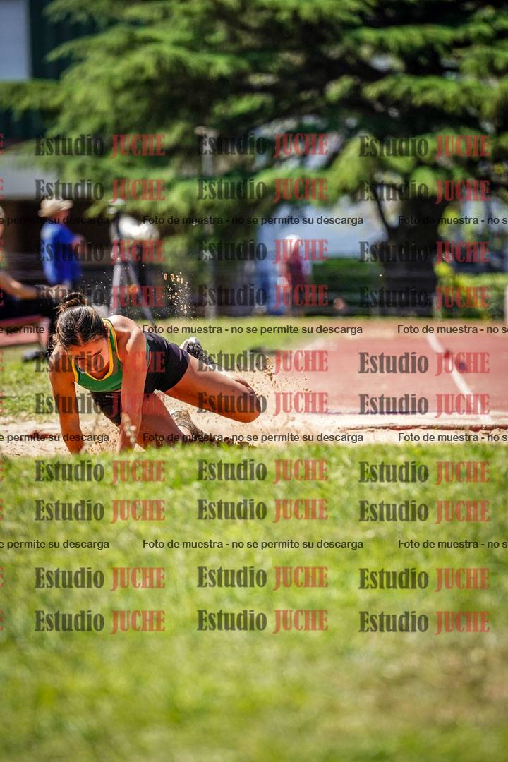 Fotos del salto en largo de mujeres