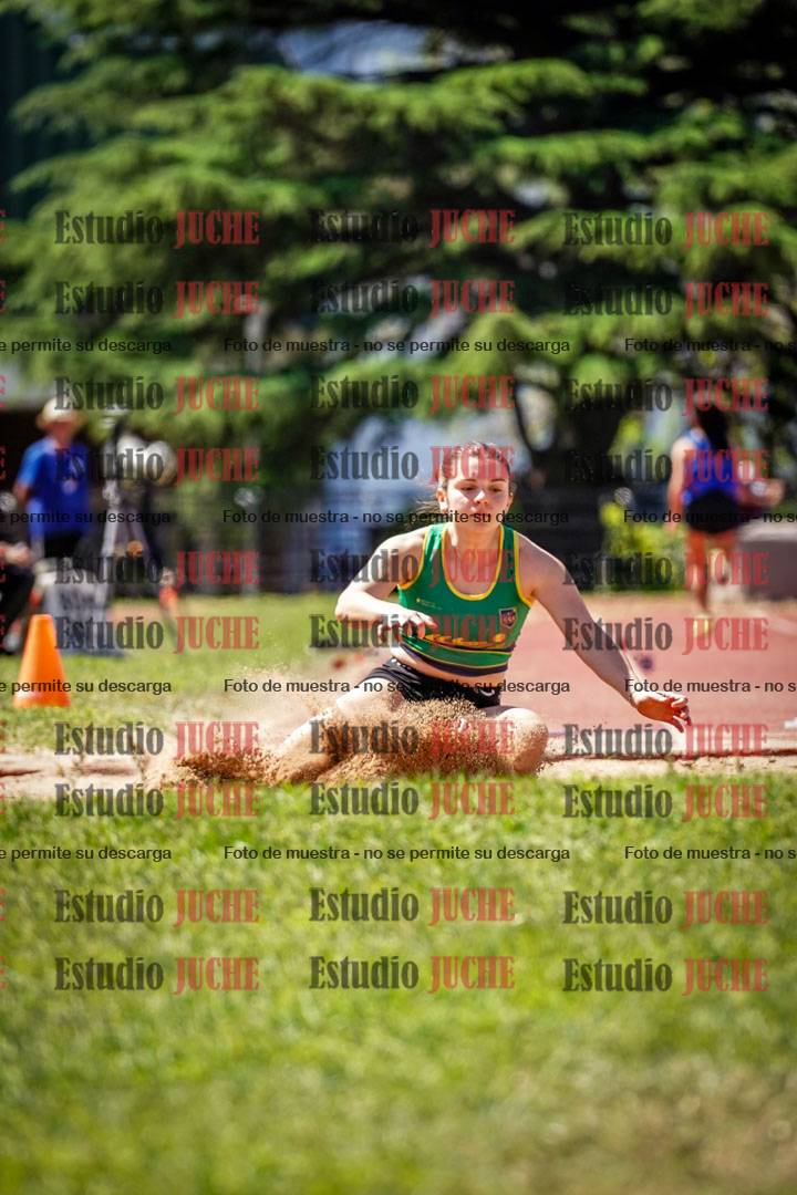 Fotos del salto en largo de mujeres