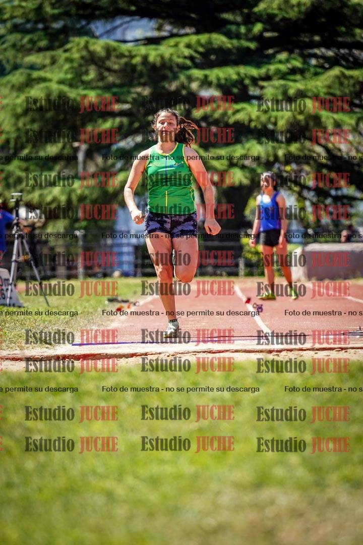 Fotos del salto en largo de mujeres