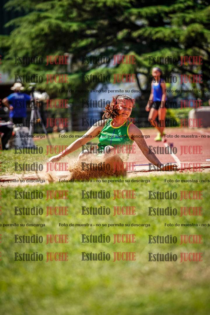 Fotos del salto en largo de mujeres