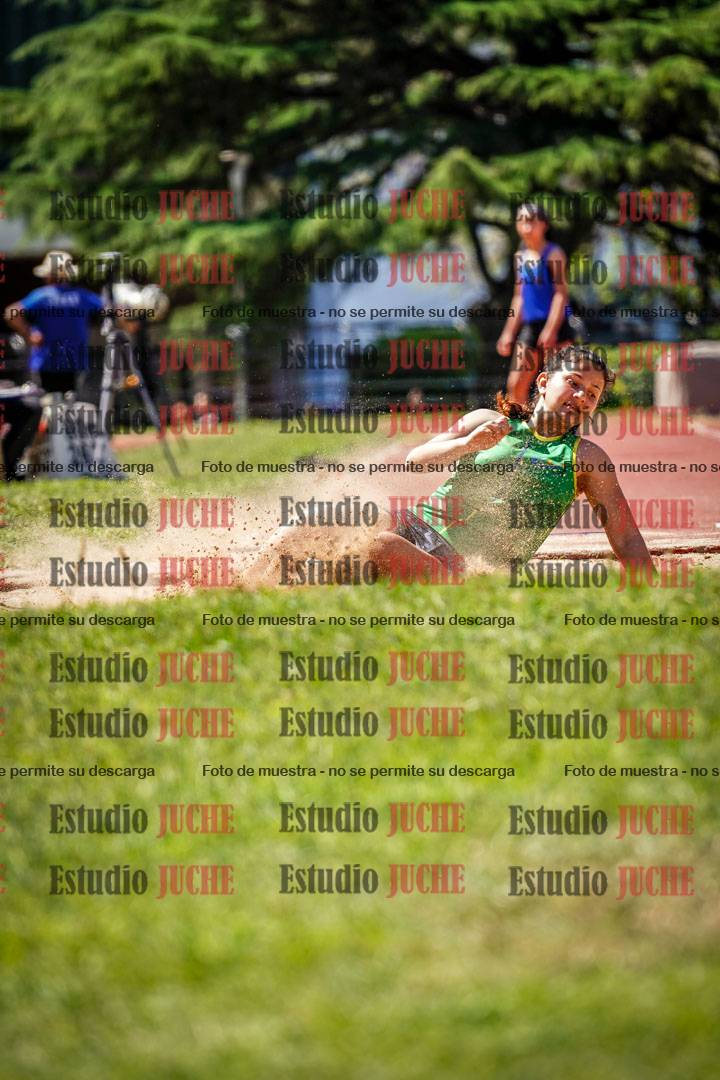 Fotos del salto en largo de mujeres