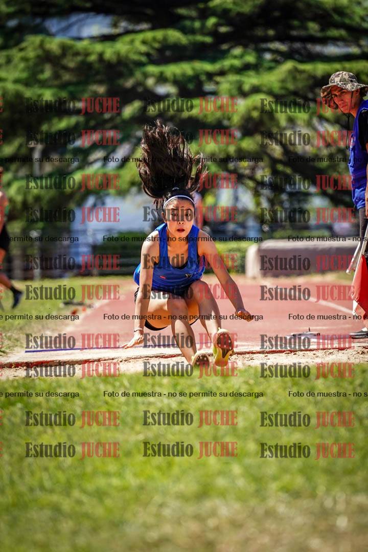 Fotos del salto en largo de mujeres