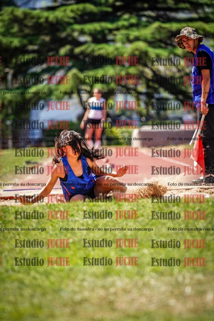 Fotos del salto en largo de mujeres