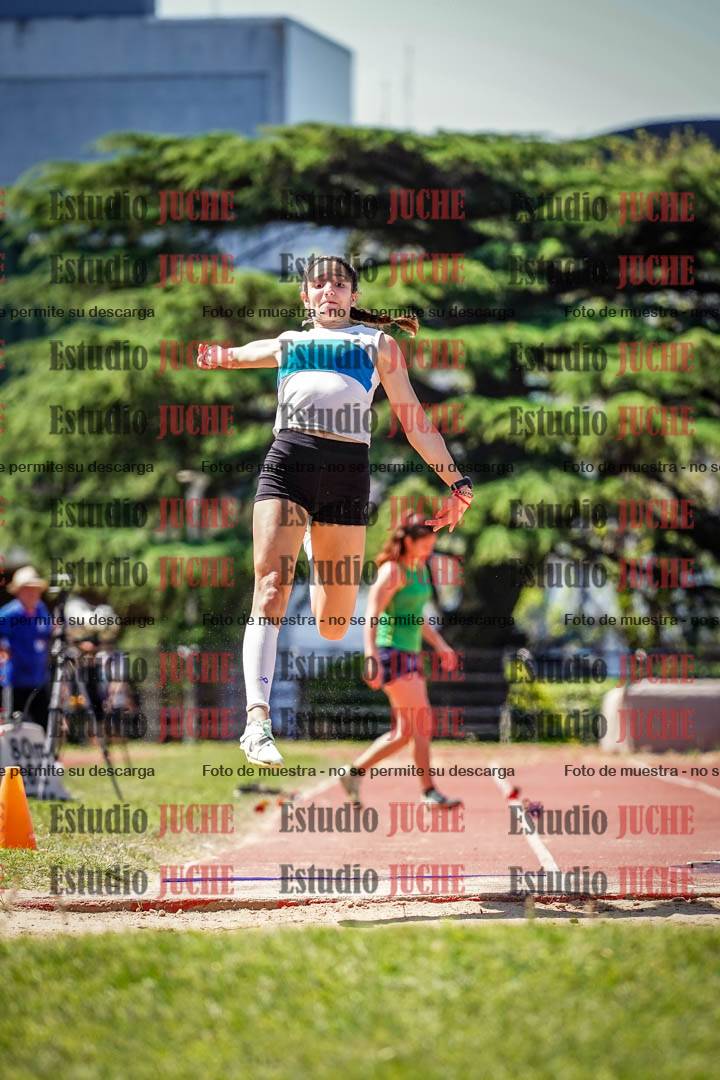 Fotos del salto en largo de mujeres