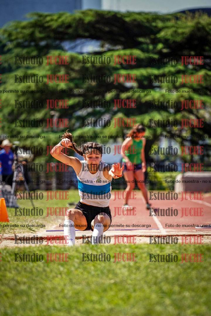 Fotos del salto en largo de mujeres