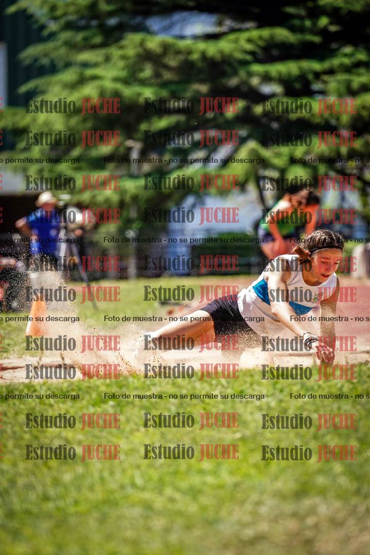 Fotos del salto en largo de mujeres