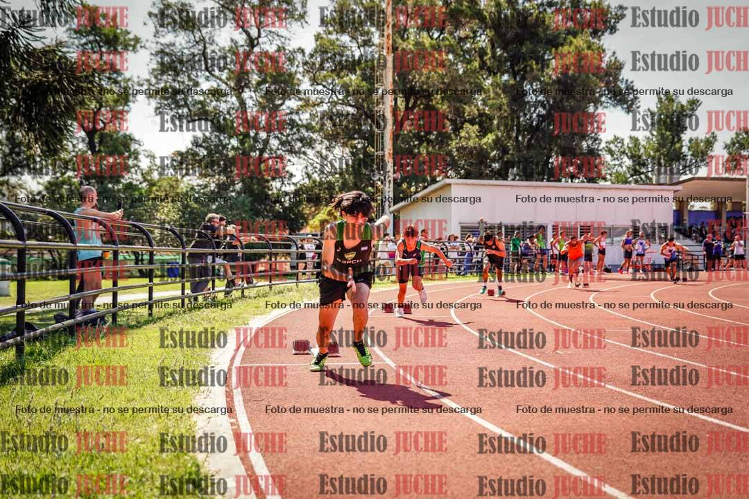 Fotos de los 400 m llanos de varones