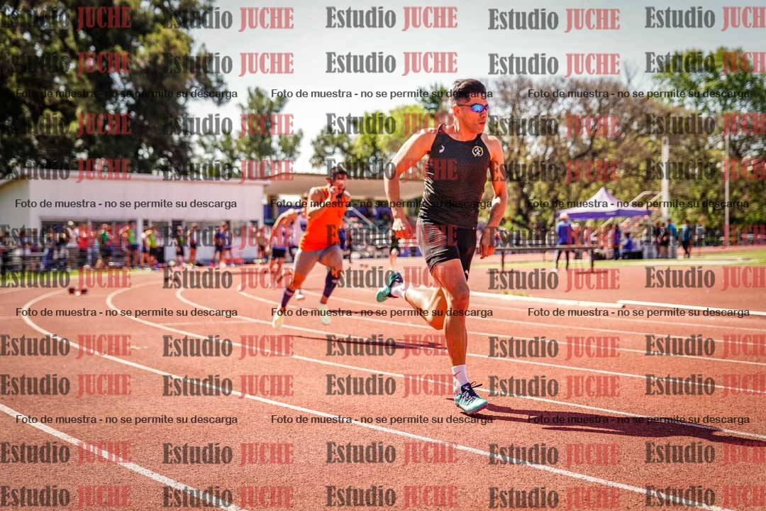 Fotos de los 400 m llanos de varones