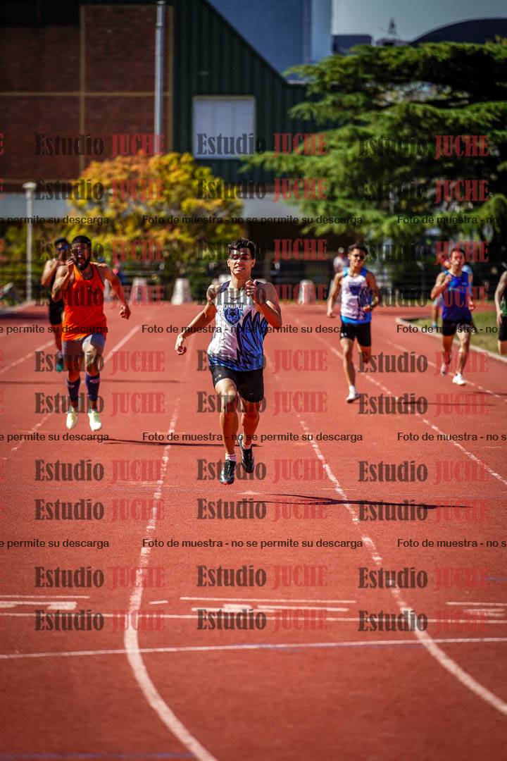 Fotos de los 400 m llanos de varones
