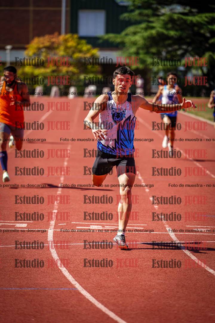 Fotos de los 400 m llanos de varones