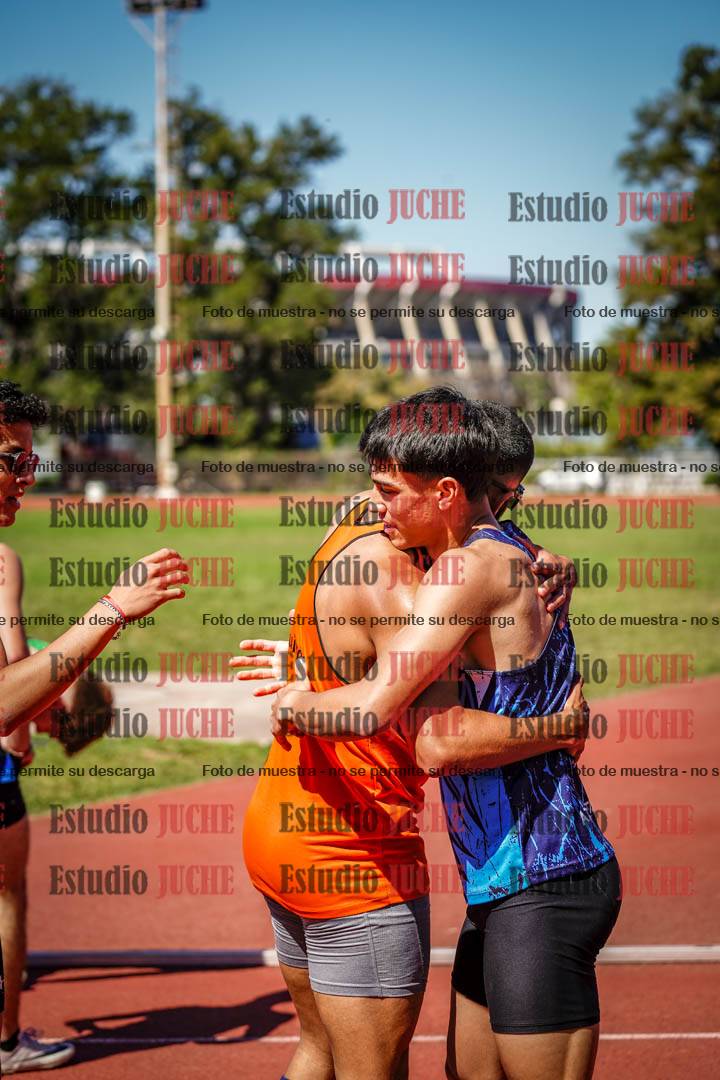 Fotos de los 400 m llanos de varones