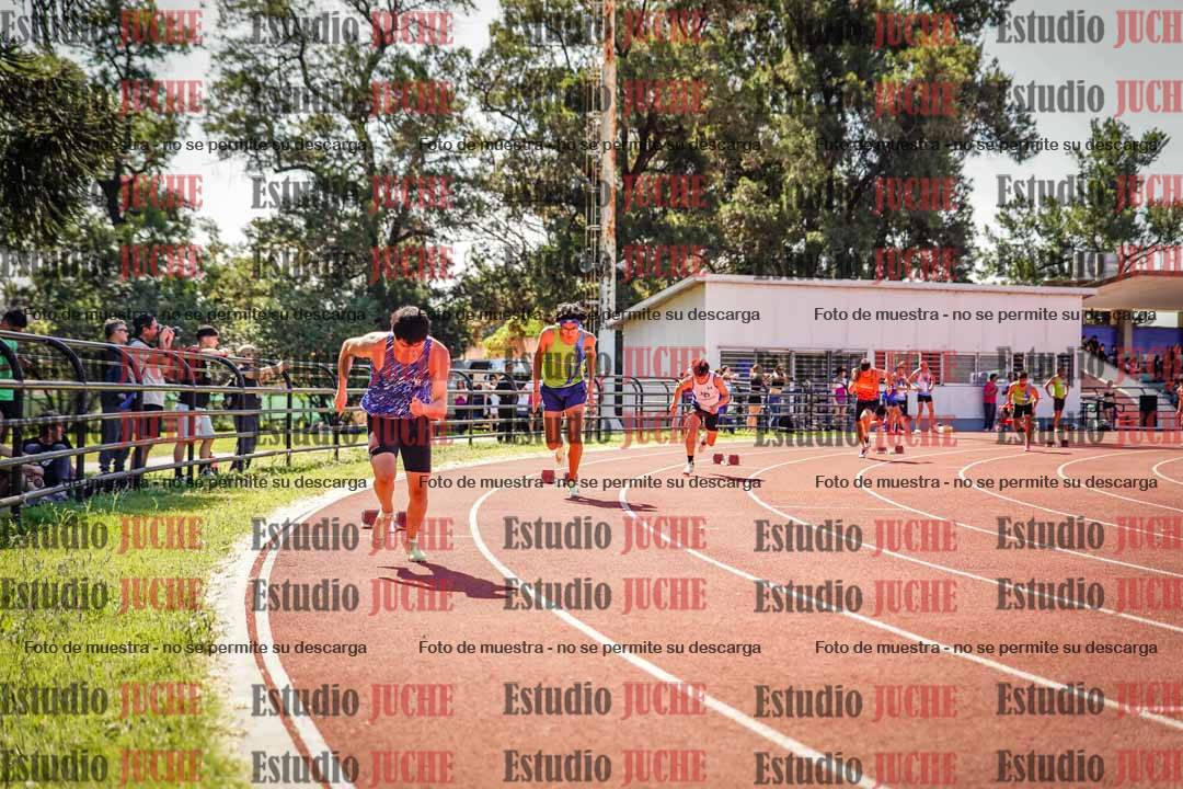 Fotos de los 400 m llanos de varones