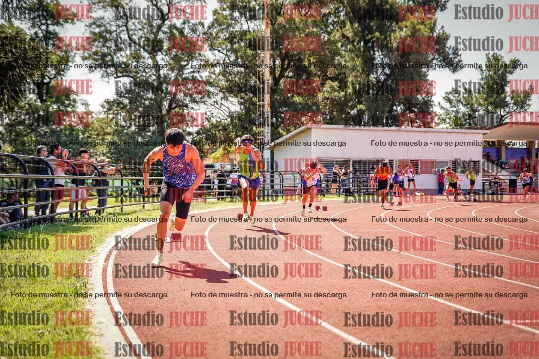 Fotos de los 400 m llanos de varones