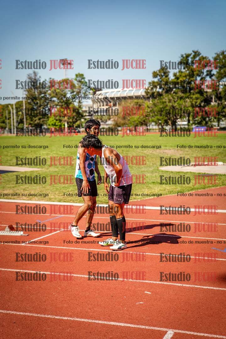 Fotos de los 400 m llanos de varones