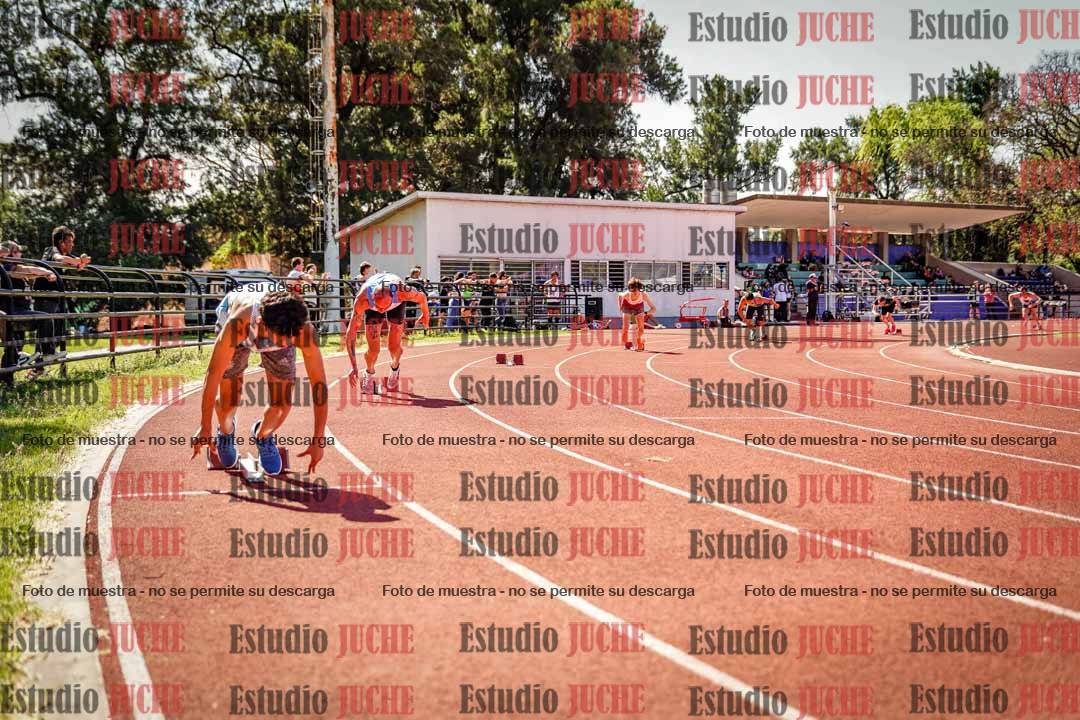 Fotos de los 400 m llanos de varones
