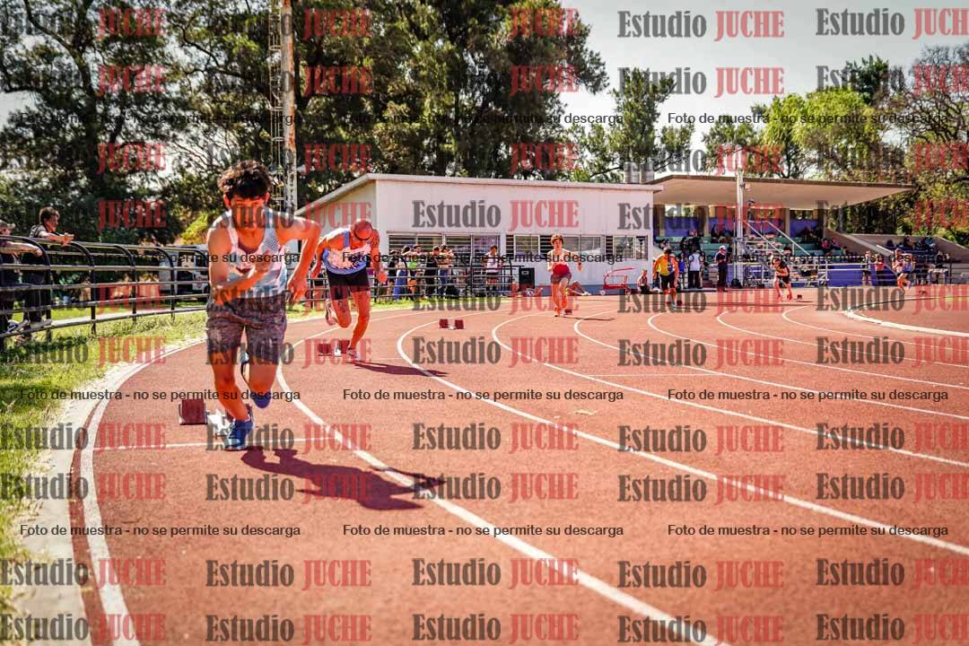 Fotos de los 400 m llanos de varones