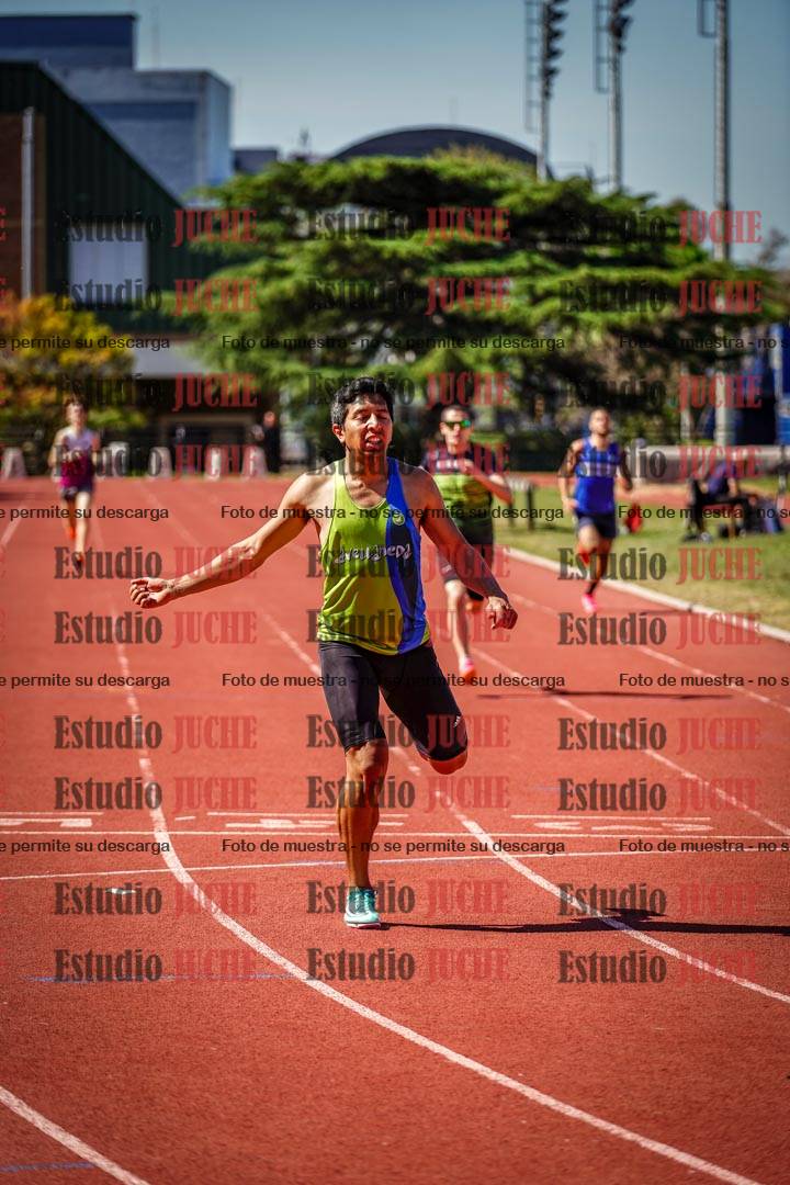 Fotos de los 400 m llanos de varones