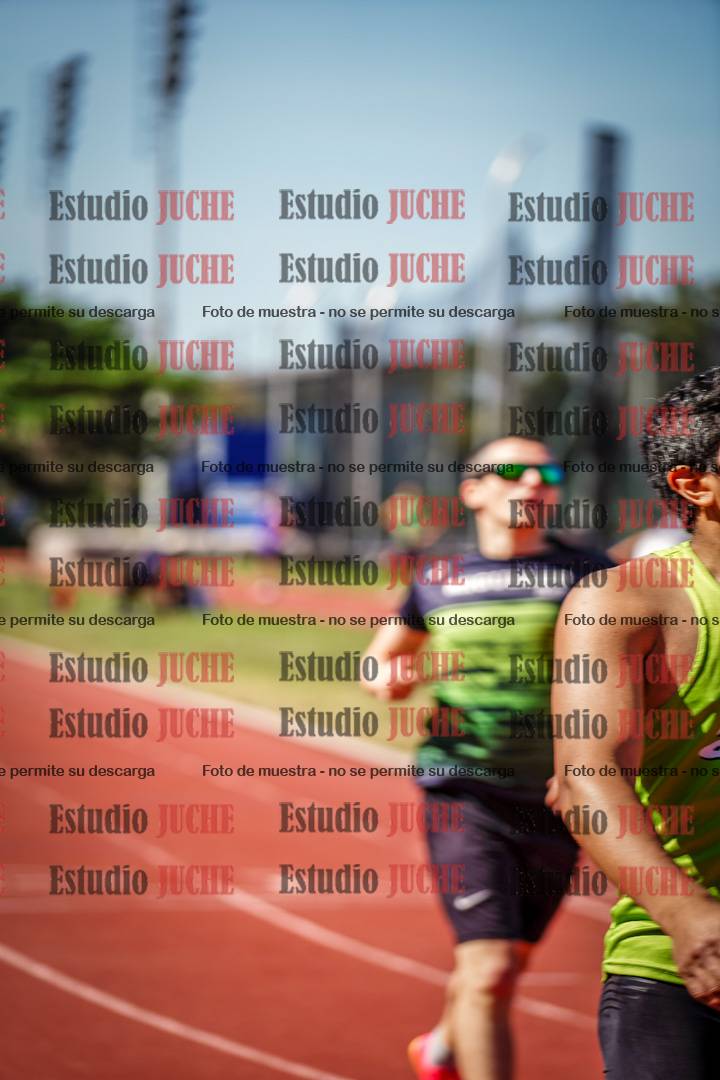 Fotos de los 400 m llanos de varones