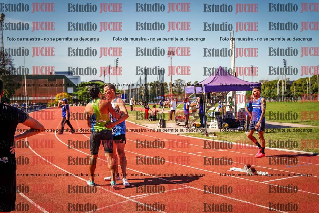 Fotos de los 400 m llanos de varones