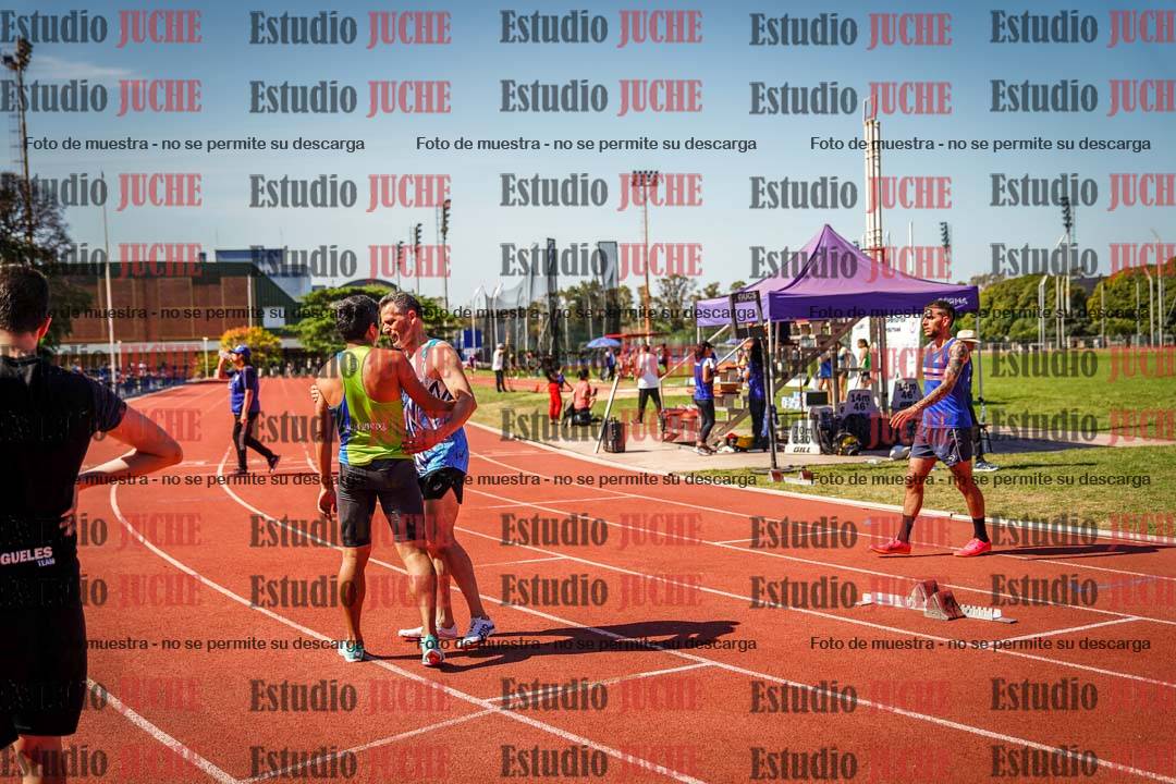 Fotos de los 400 m llanos de varones