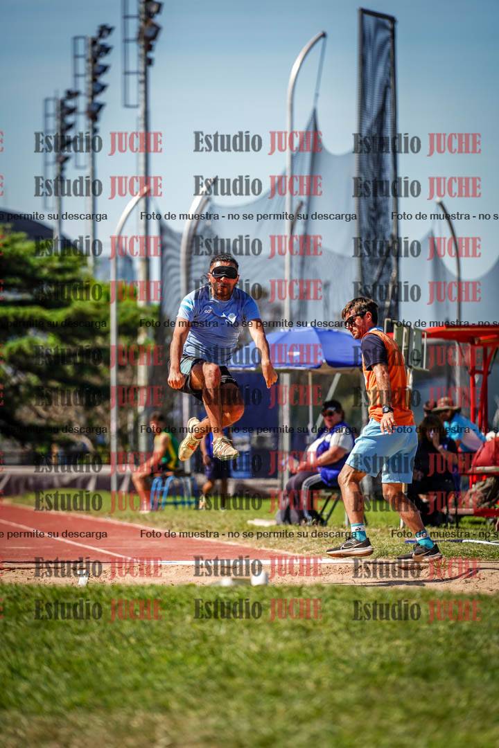Fotos del salto en largo de varones