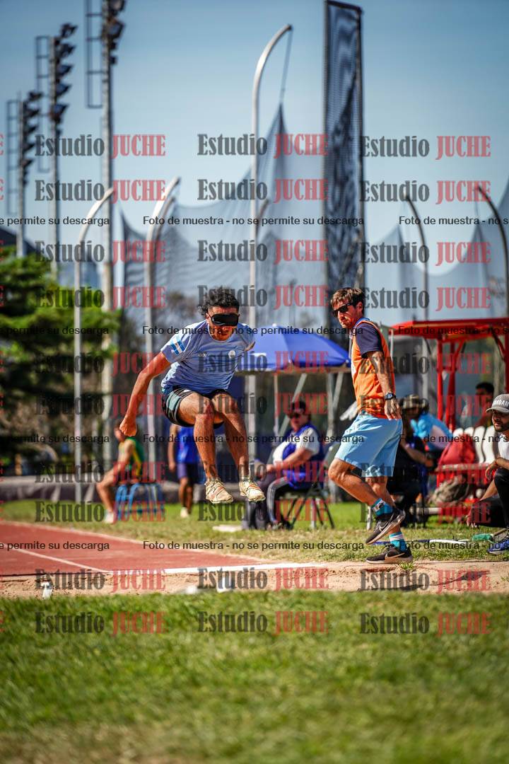 Fotos del salto en largo de varones