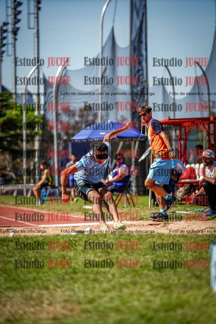 Fotos del salto en largo de varones