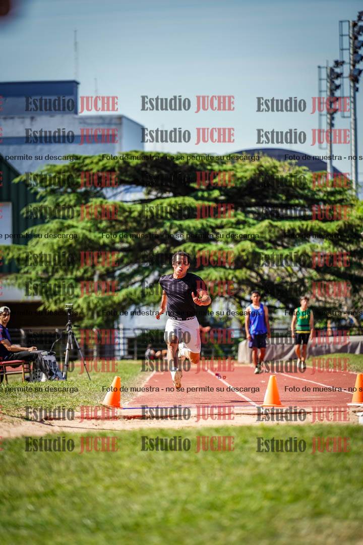 Fotos del salto en largo de varones