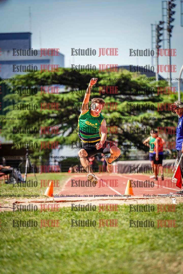 Fotos del salto en largo de varones