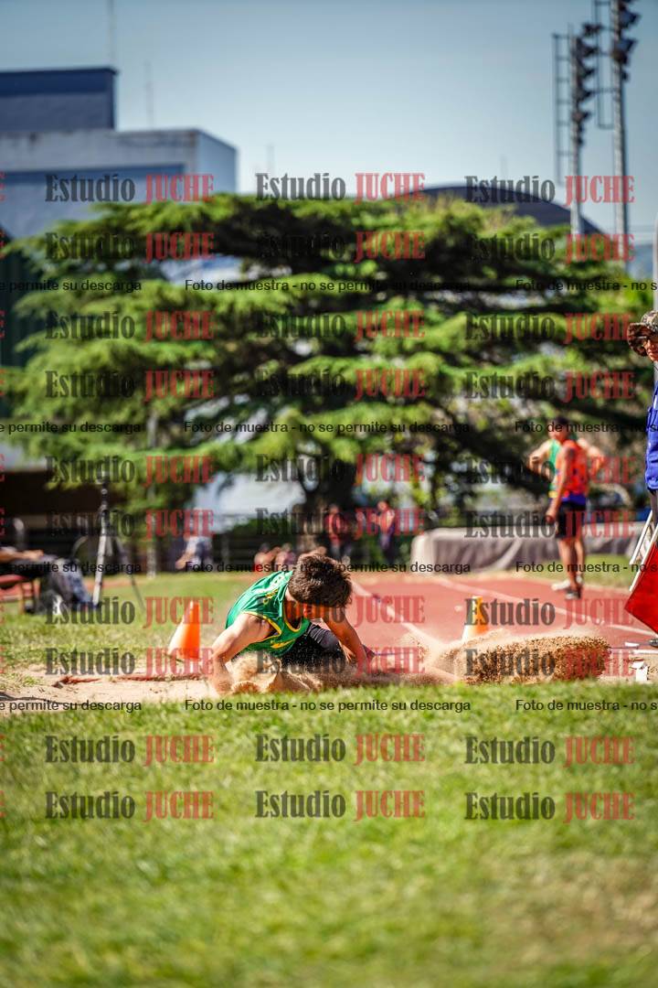 Fotos del salto en largo de varones
