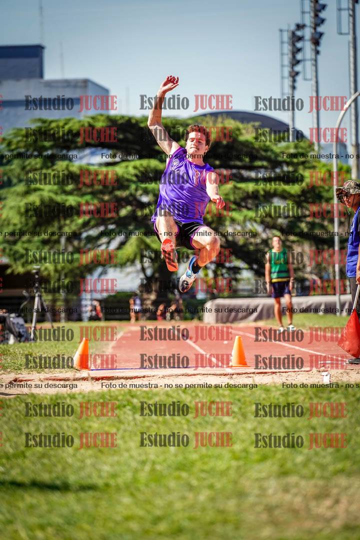 Fotos del salto en largo de varones