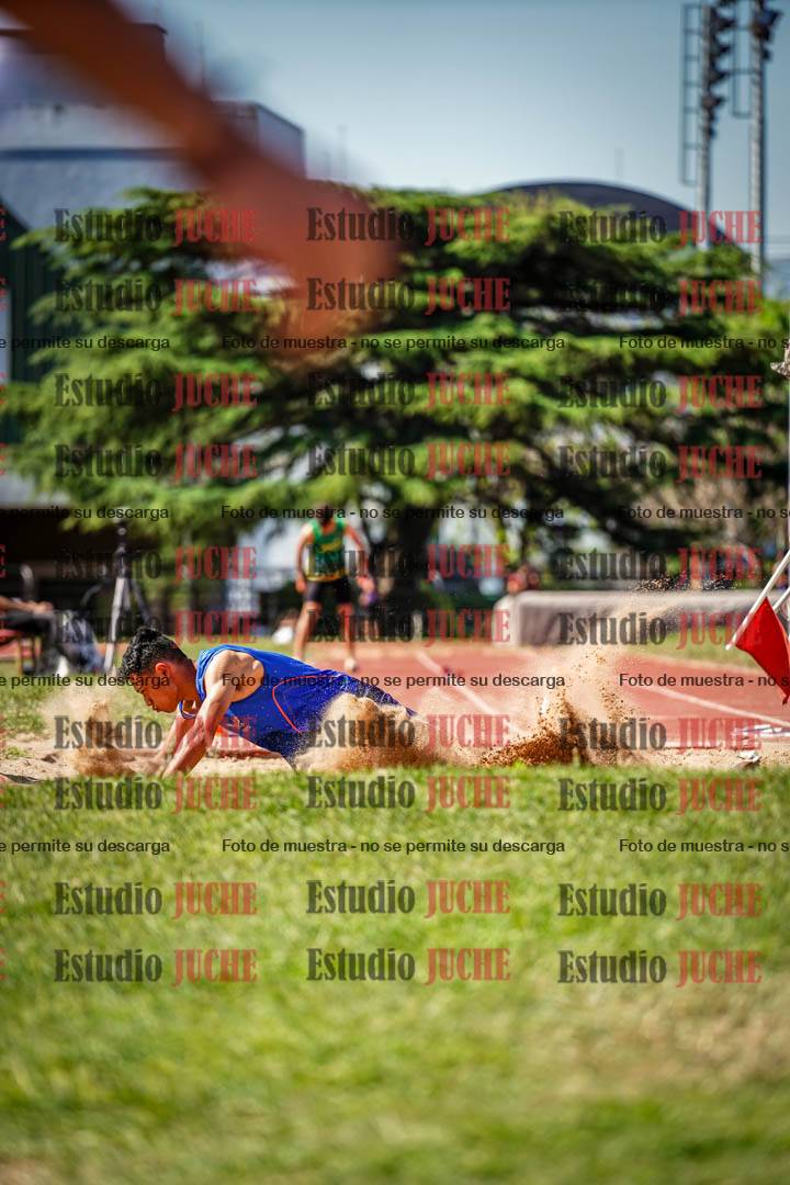 Fotos del salto en largo de varones