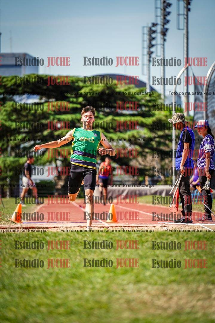 Fotos del salto en largo de varones