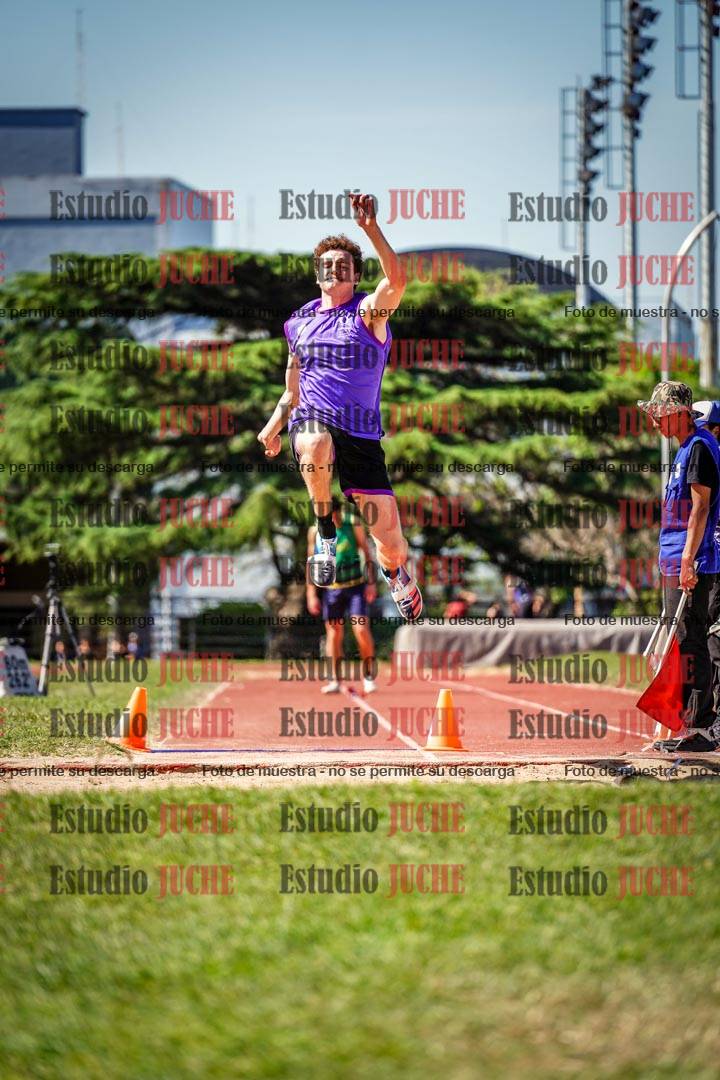 Fotos del salto en largo de varones