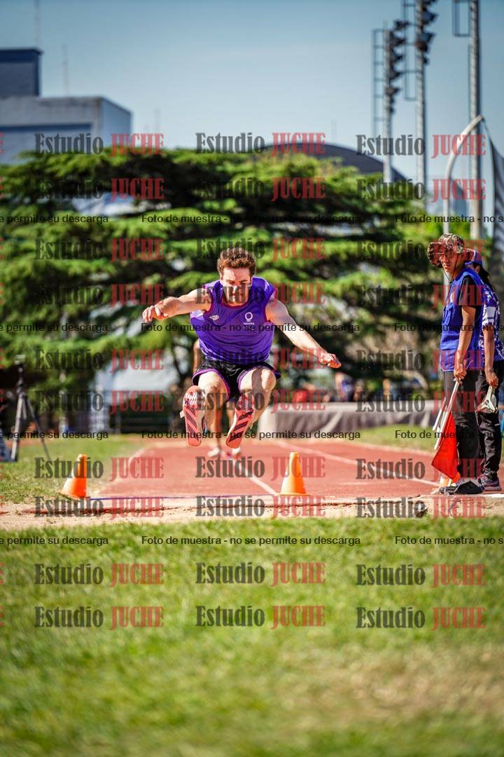 Fotos del salto en largo de varones