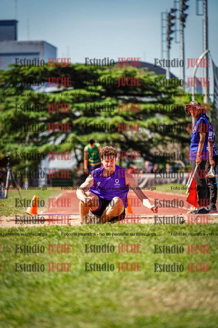 Fotos del salto en largo de varones