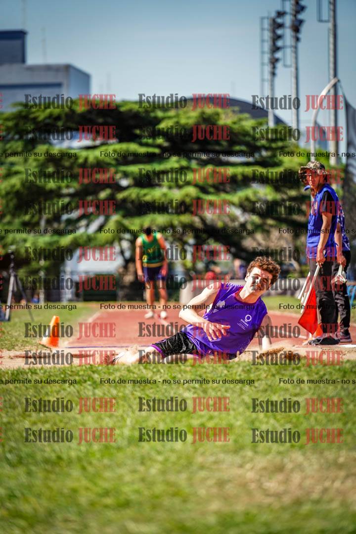 Fotos del salto en largo de varones