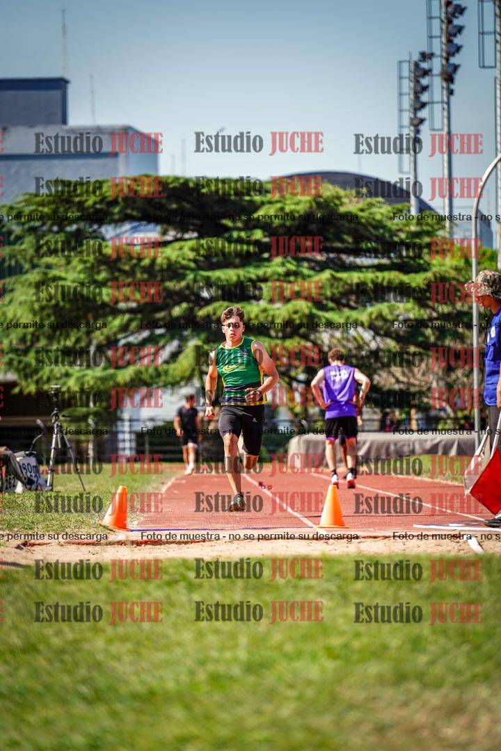 Fotos del salto en largo de varones