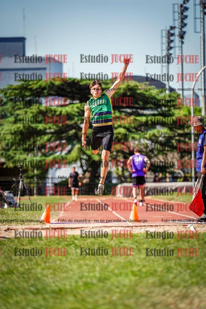 Fotos del salto en largo de varones