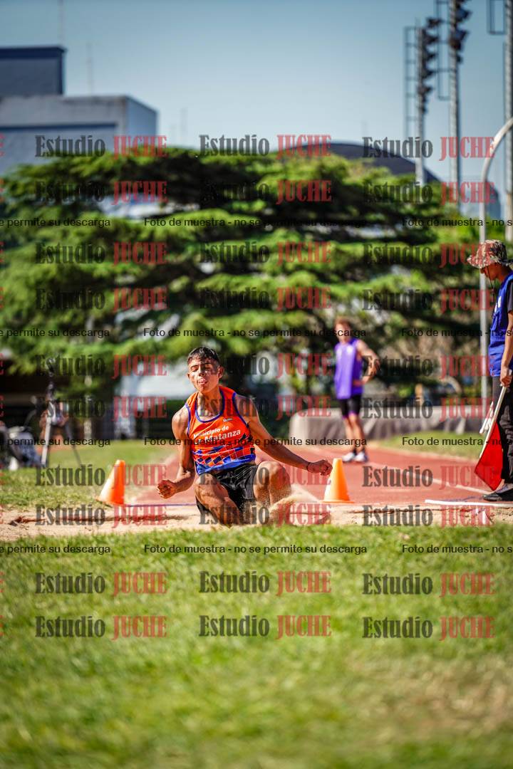 Fotos del salto en largo de varones