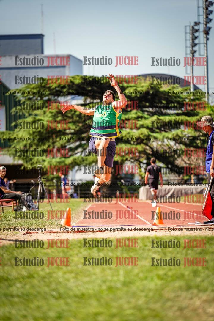 Fotos del salto en largo de varones