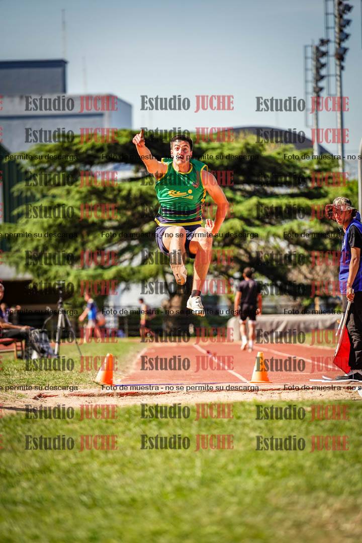 Fotos del salto en largo de varones