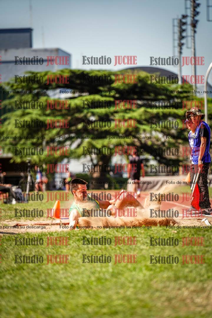 Fotos del salto en largo de varones