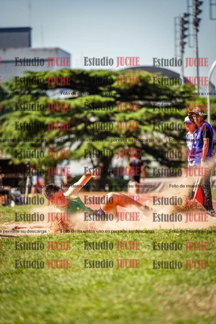 Fotos del salto en largo de varones