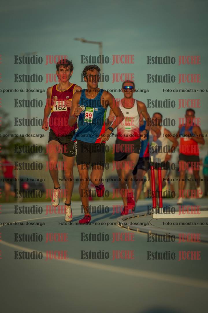 Fotos de los 3000 m llanos de varones