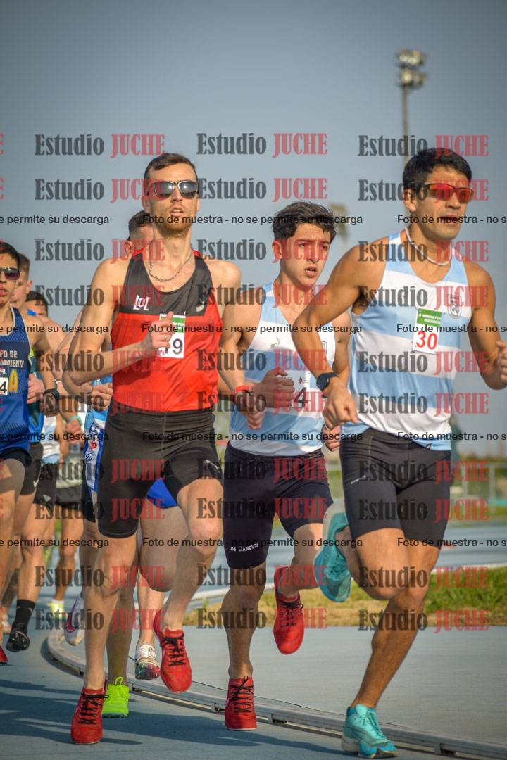 Fotos de los 3000 m llanos de varones