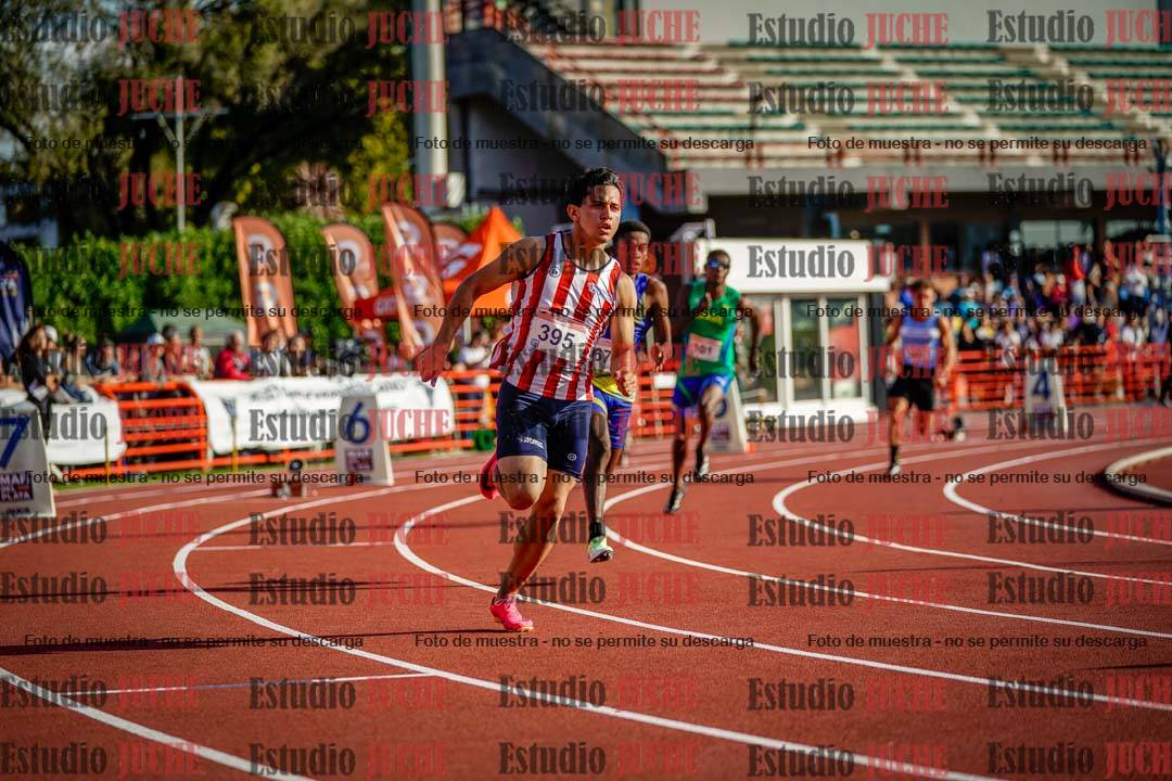 Fotos de los 400 m con vallas de varones