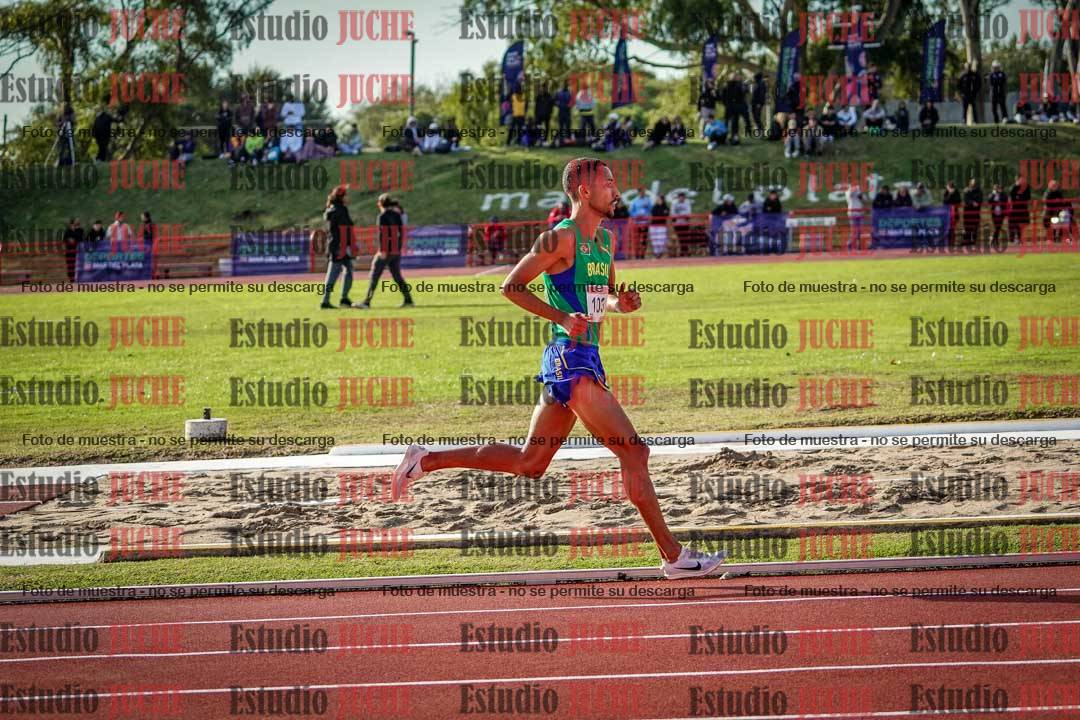 Fotos de los 3000 m con obstáculos de varones