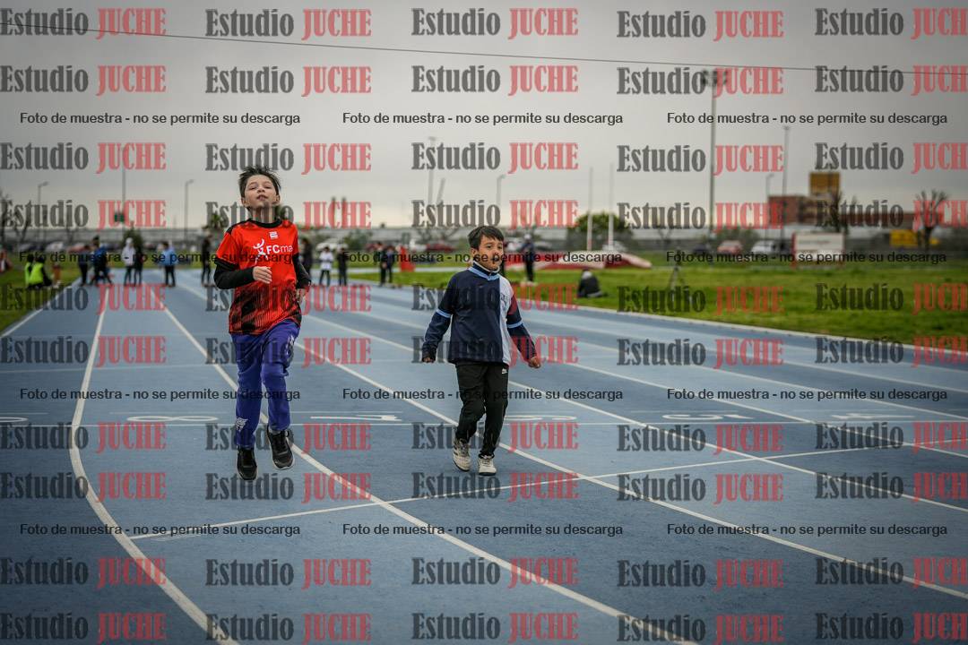 Fotos de los 50 m llanos de varones - U12
