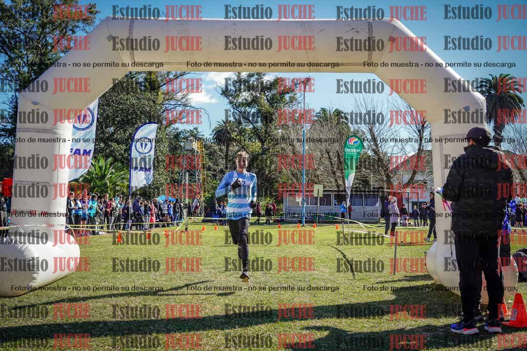 Fotos de la llegada del cross de 2000 m